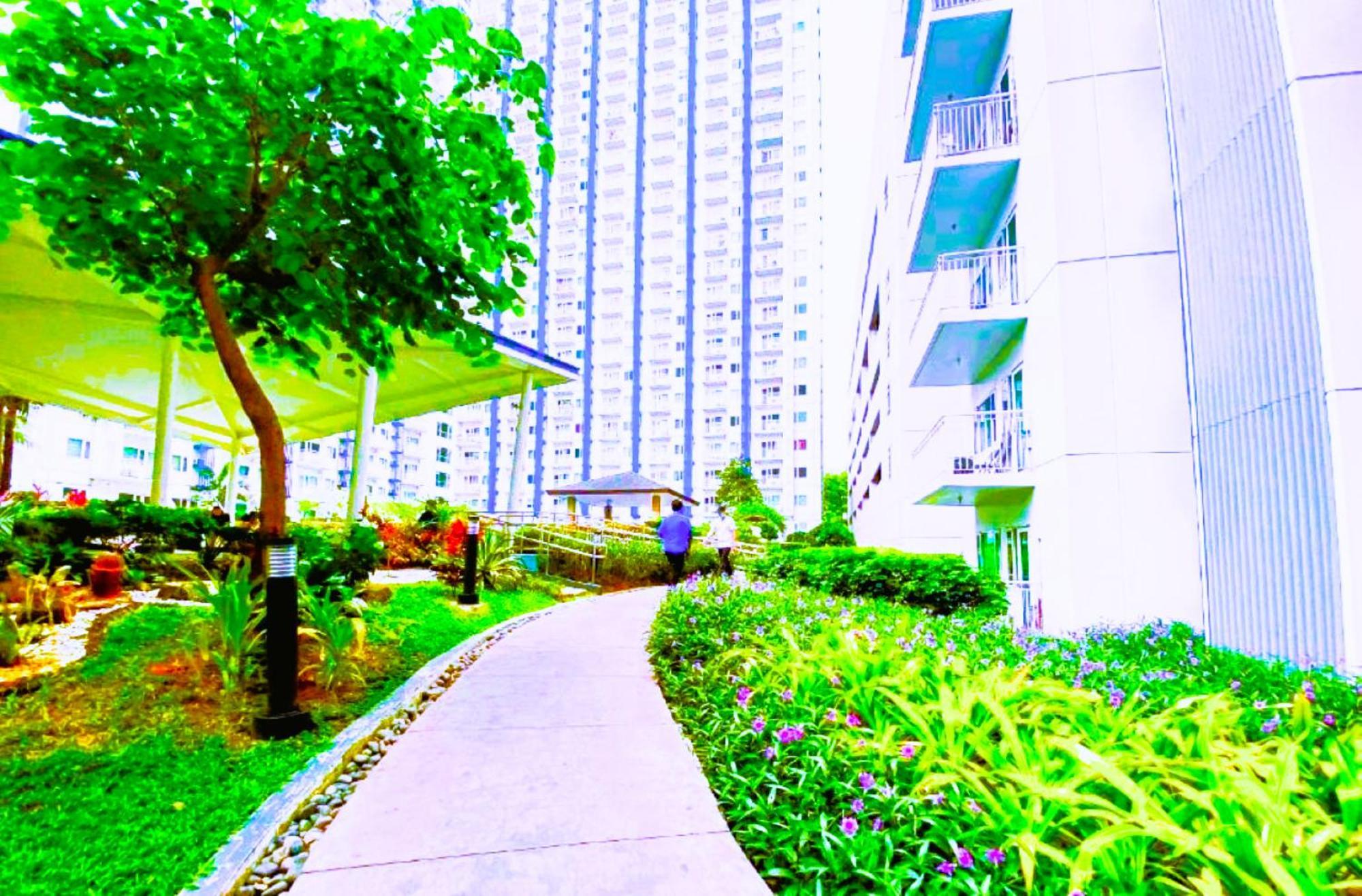 Grass Residences Rendezvous Sm North Edsa Qc Manila Esterno foto