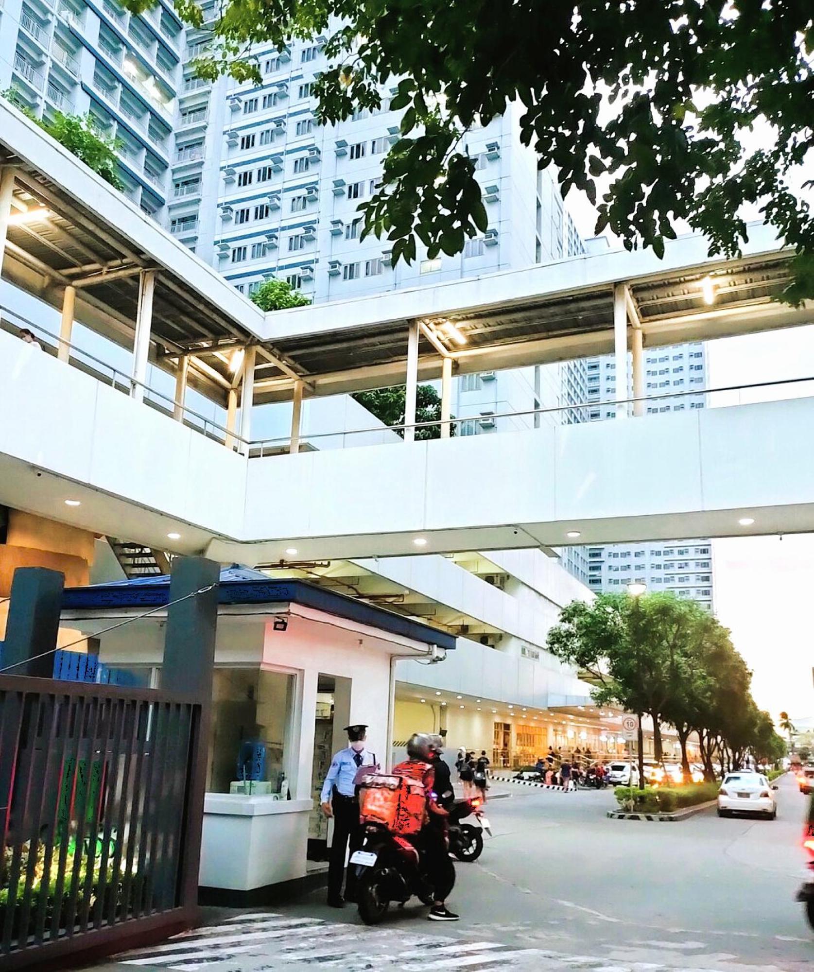 Grass Residences Rendezvous Sm North Edsa Qc Manila Esterno foto